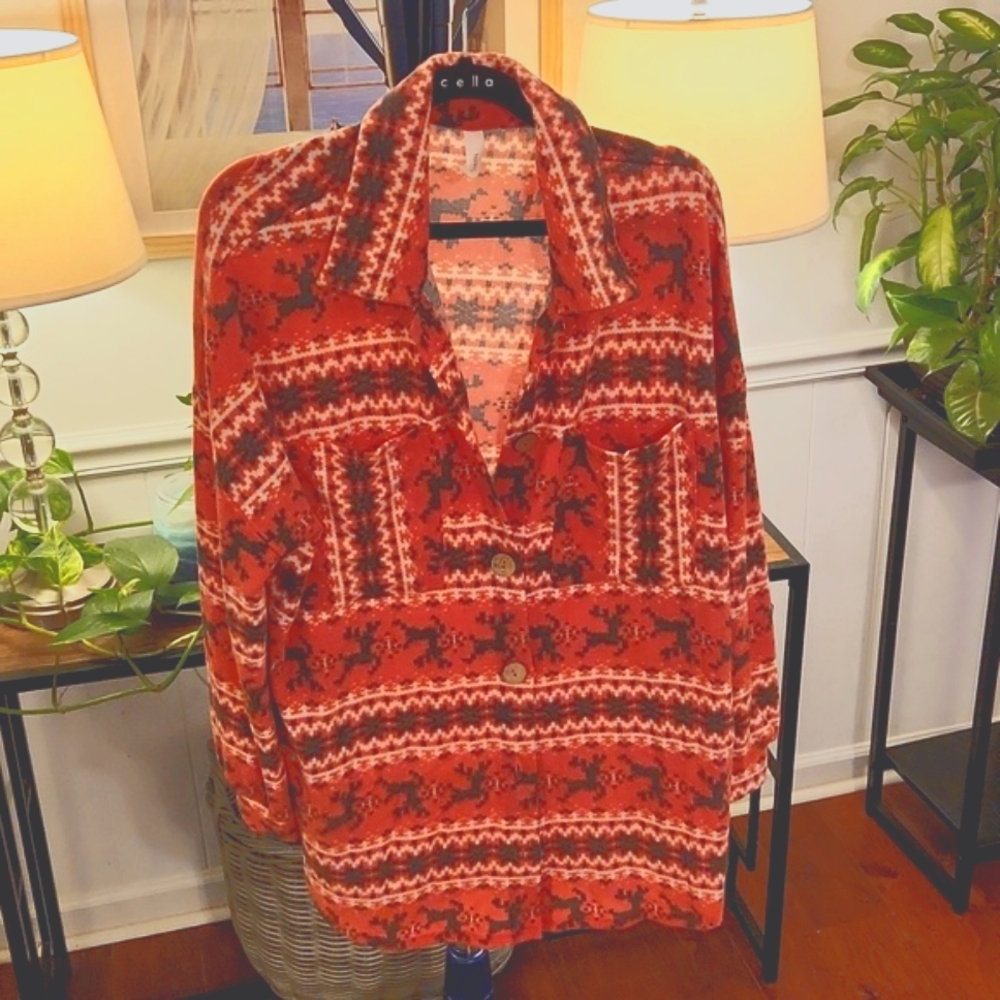 NWOT HoneyMe long sleeved buttoned up shirt / shacket, Size M, muted red, SOFT
